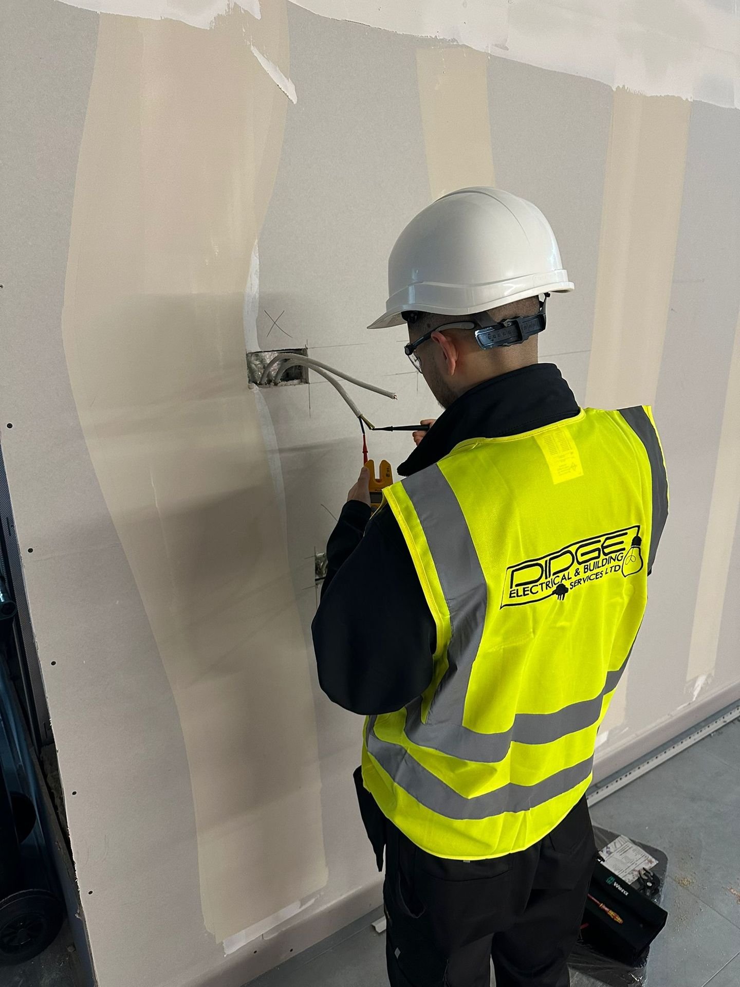 Wall wiring and termination