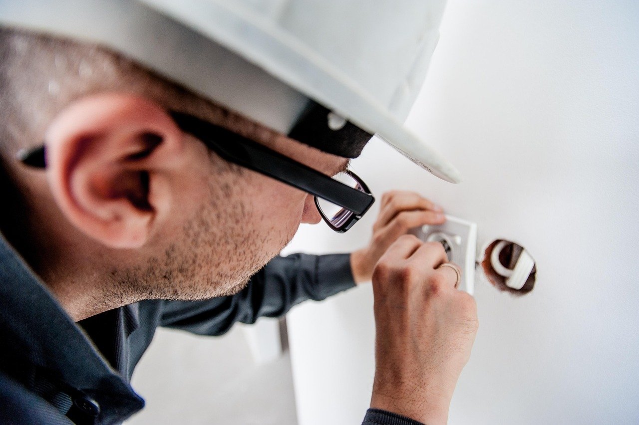 Professional facility maintenance and electrical services