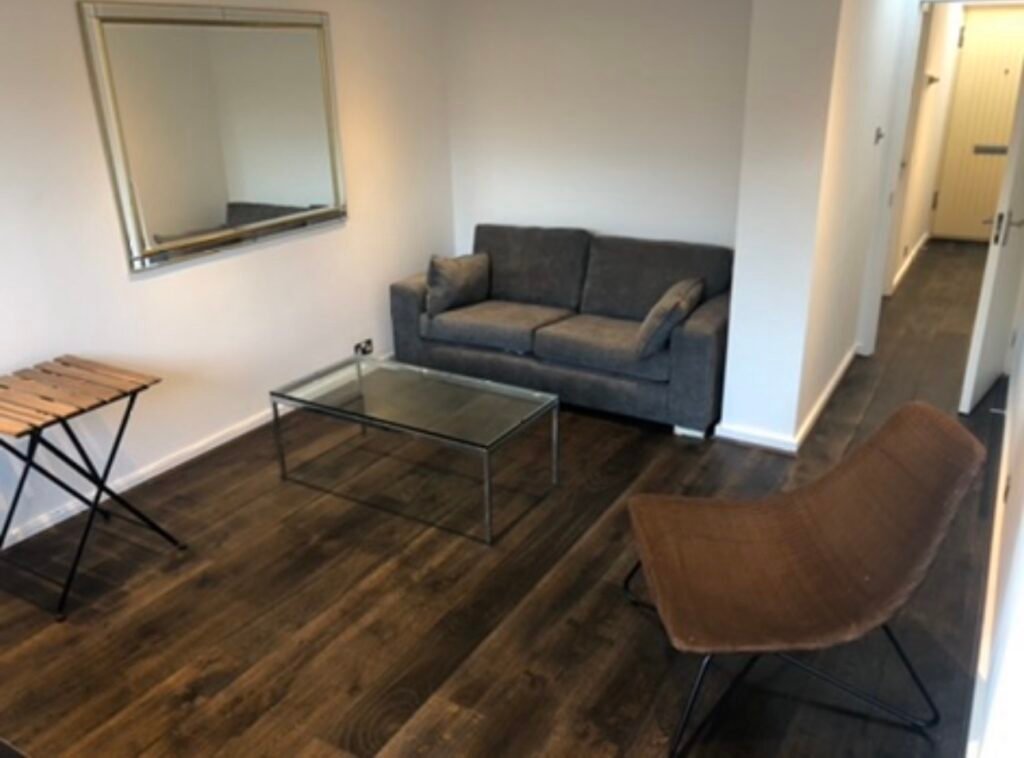 1 bedroom flat full refurbishment ready for new tenants